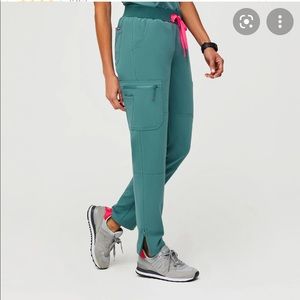 BNWT figs remix yola!